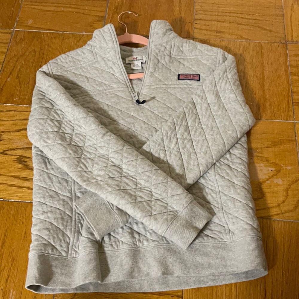Vineyard vines sweatshirt